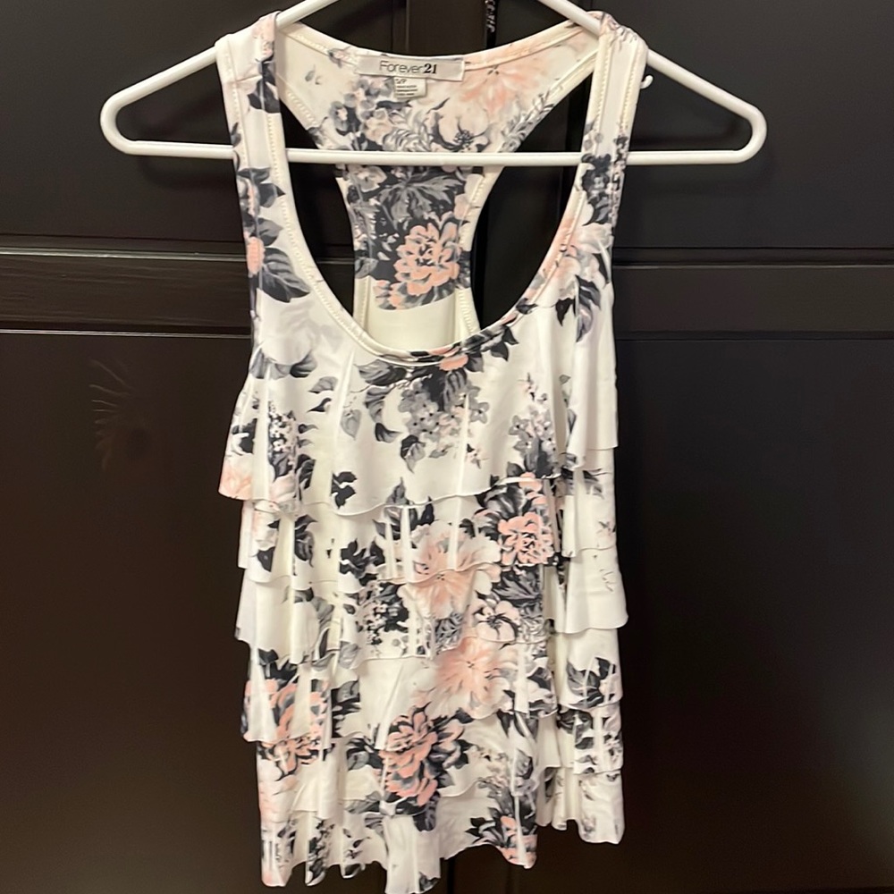Forever 21 womens sleeveless top w/cascading ruffles.Size S. 95% poly 5% spandex